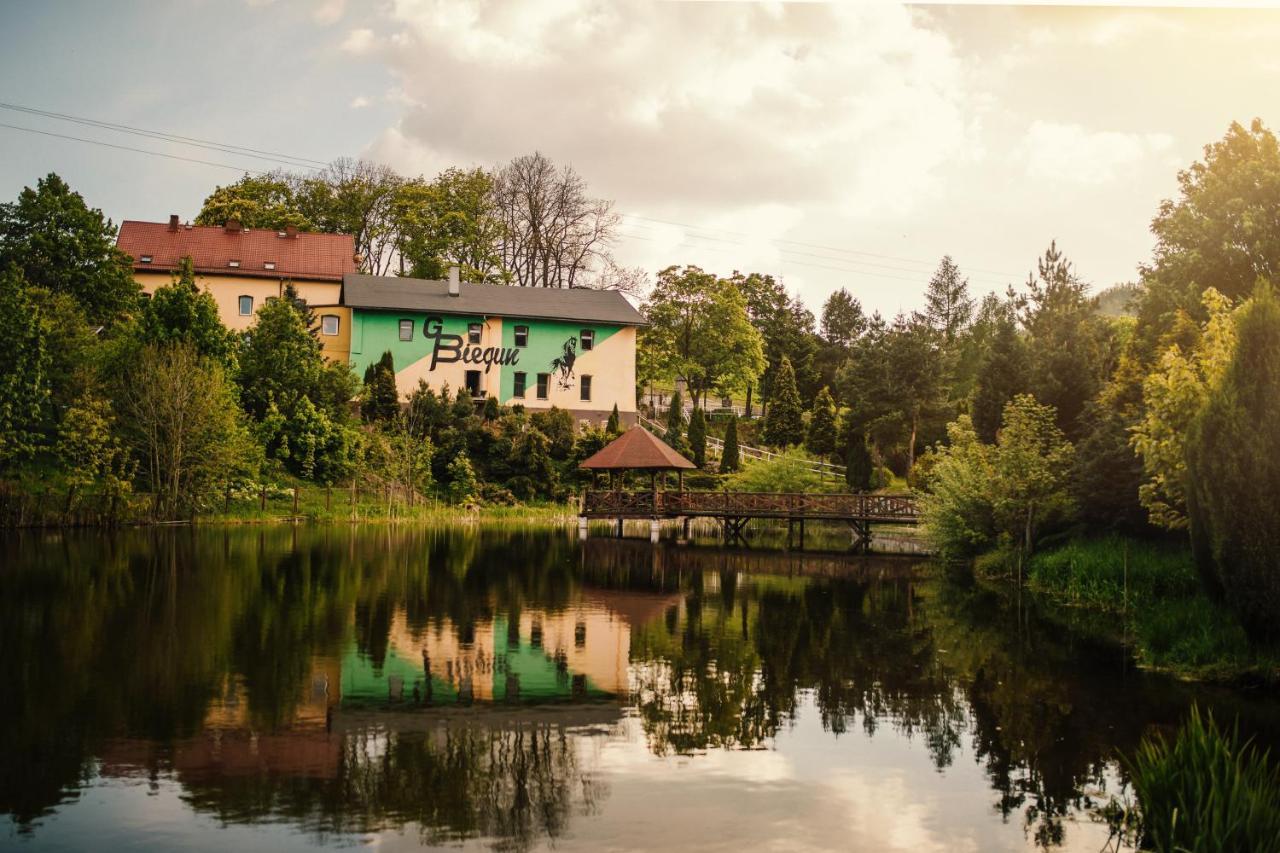 Dom Goscinny Biegun Wałbrzych Buitenkant foto